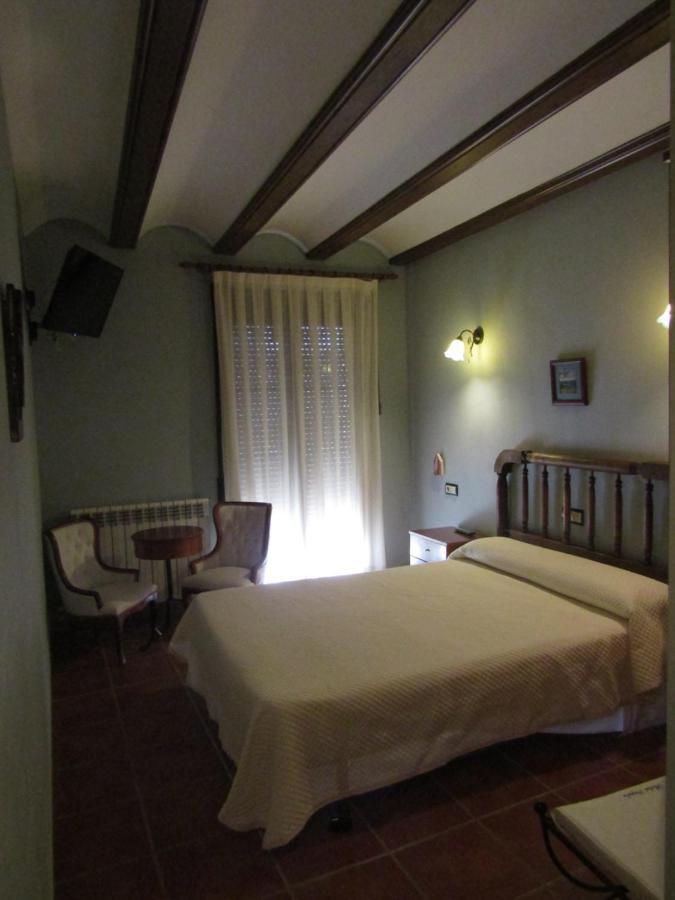 Hostal Paquita Allepuz Exterior photo