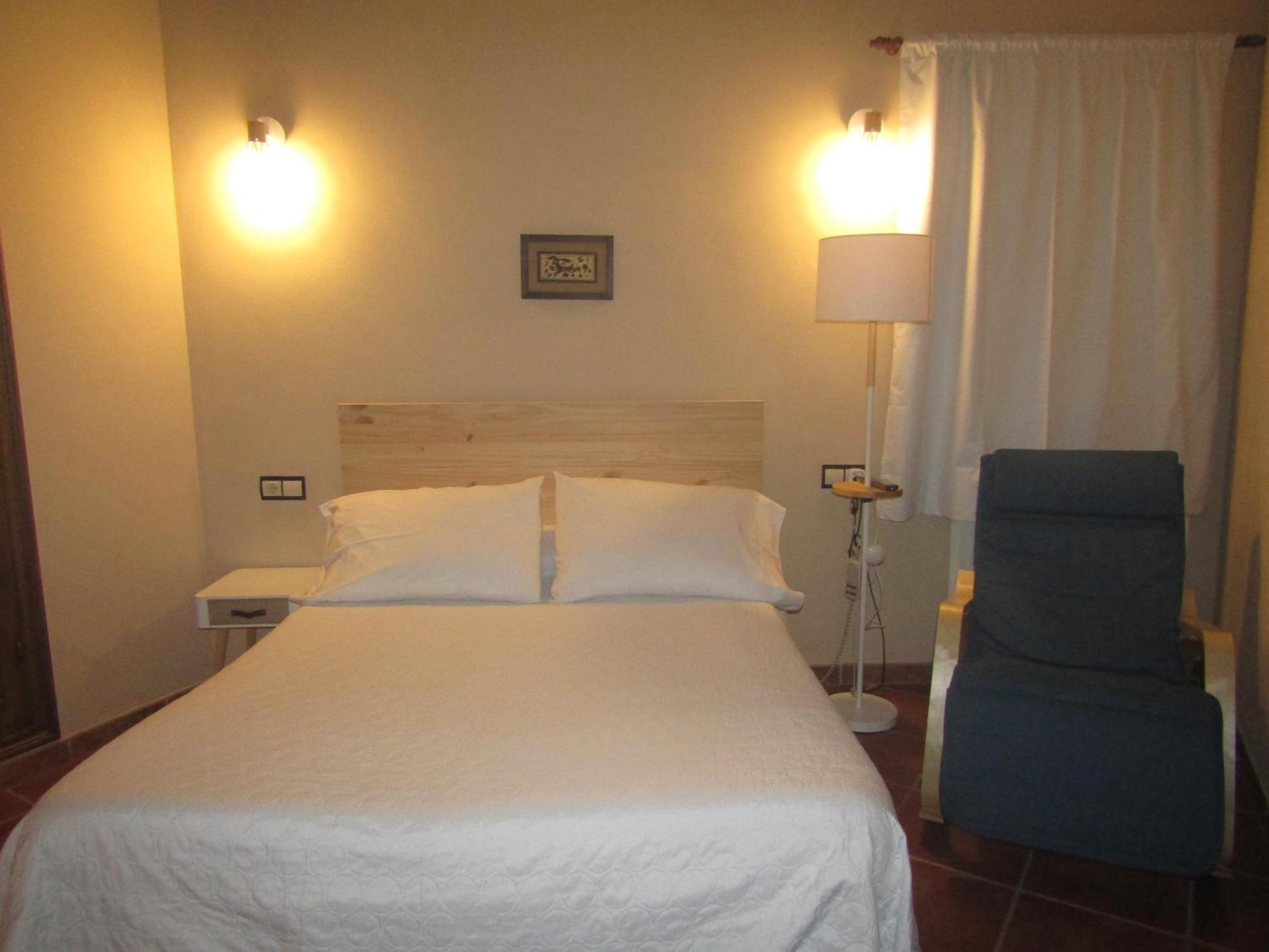 Hostal Paquita Allepuz Exterior photo